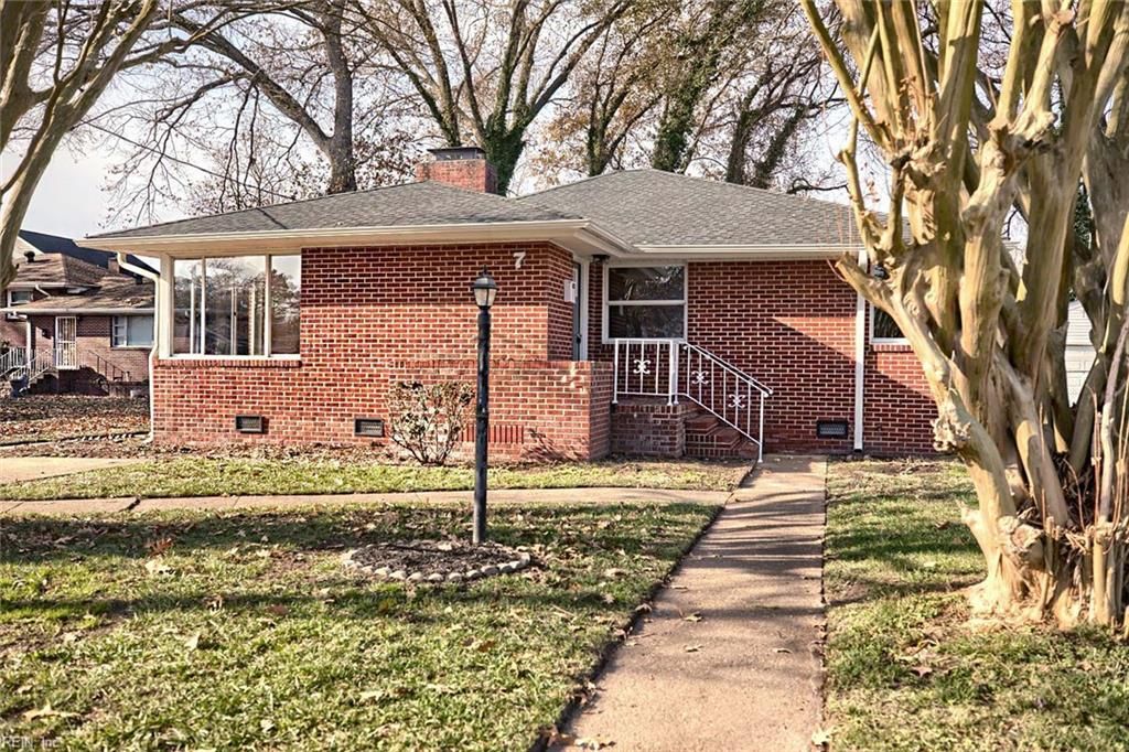 Photo of 7 Suburban Parkway, Hampton, VA 23661 (MLS # 10614052)