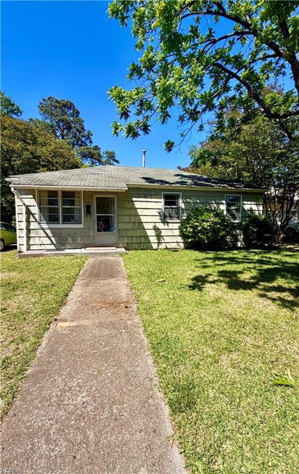 Photo of 228 Forsythe Street, Norfolk, VA 23505 (MLS # 10636085)