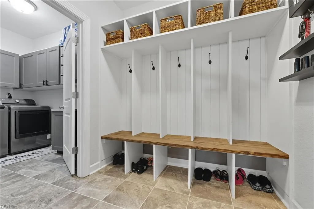 Chesapeake, Virginia 23323, United States, 4 Bedrooms Bedrooms, ,3 BathroomsBathrooms,Residential,Active,221470