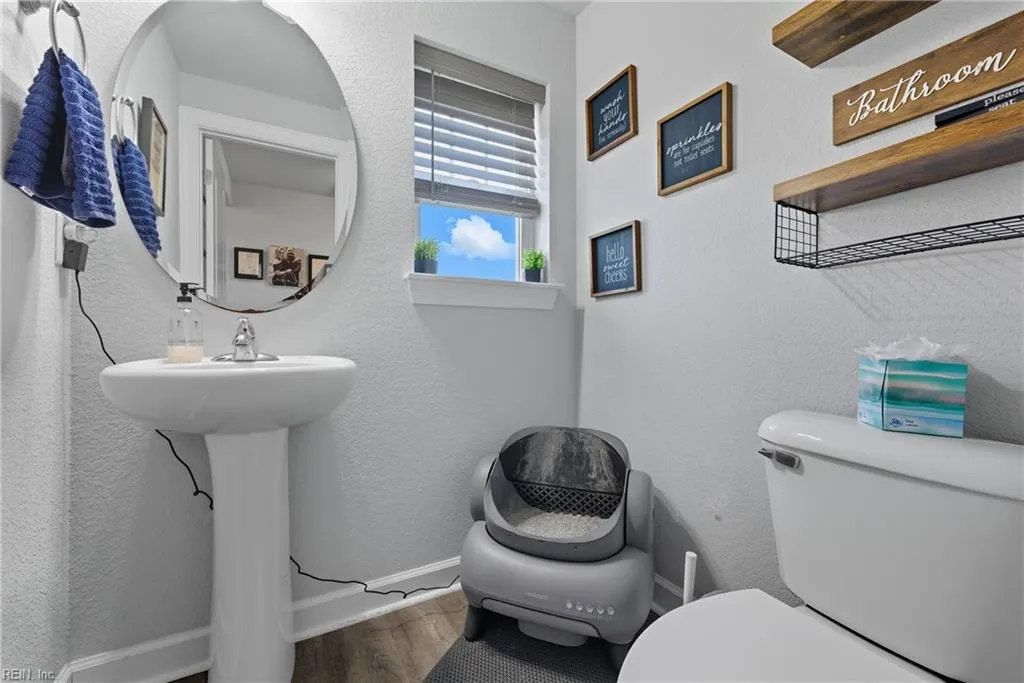 Chesapeake, Virginia 23323, United States, 4 Bedrooms Bedrooms, ,3 BathroomsBathrooms,Residential,Active,221470