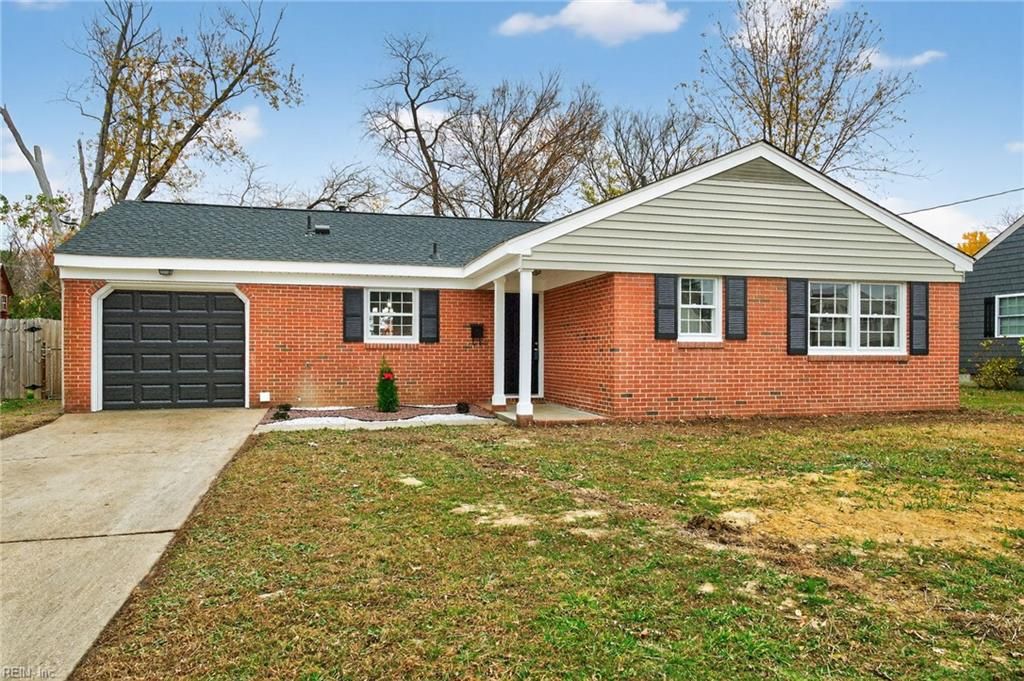 Photo of 814 TULIP Drive, Newport News, VA 23608 (MLS # 10611387)