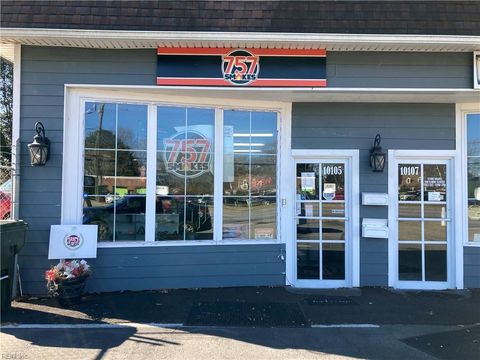 Photo of 10105 Jefferson Avenue, Newport News, VA 23605 (MLS # 10616451)