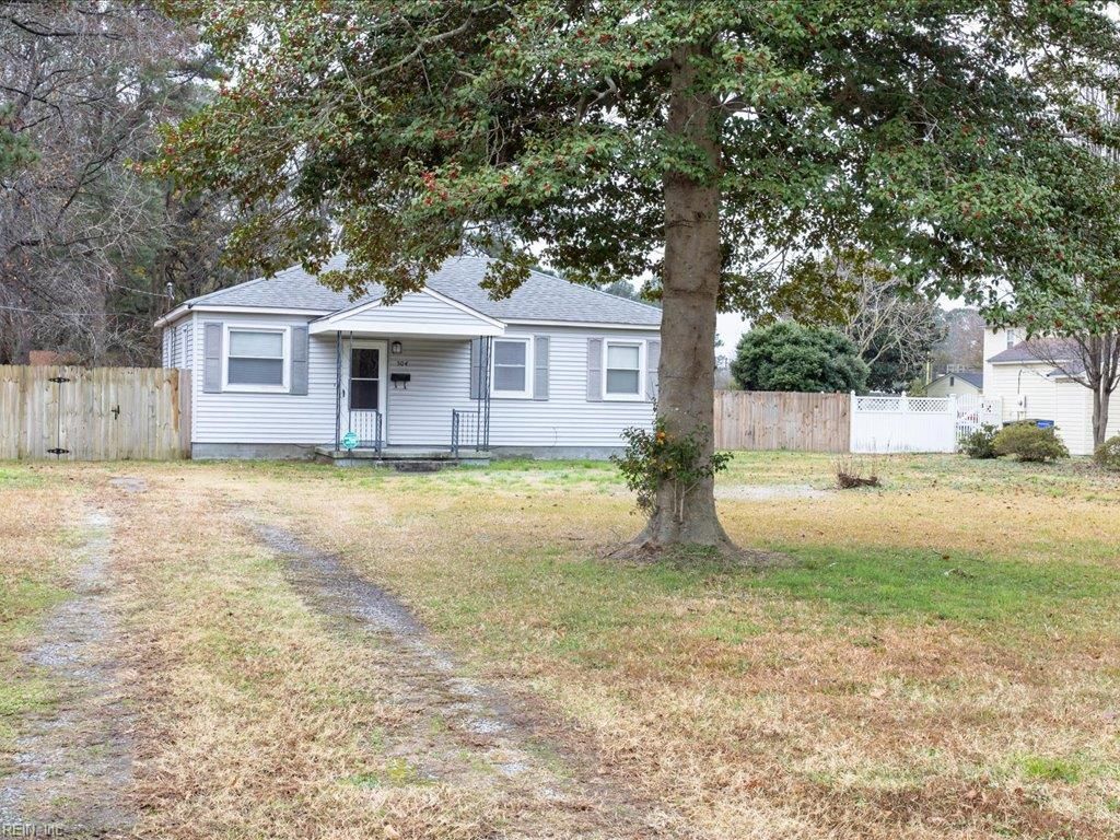 Photo of 504 Beacon Road, Portsmouth, VA 23702 (MLS # 10625397)