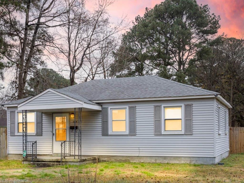 Photo of 504 Beacon Road, Portsmouth, VA 23702 (MLS # 10625397)