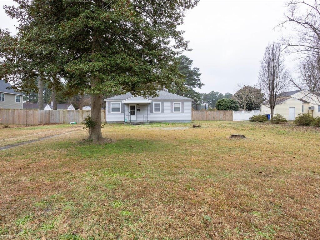 Photo of 504 Beacon Road, Portsmouth, VA 23702 (MLS # 10625397)