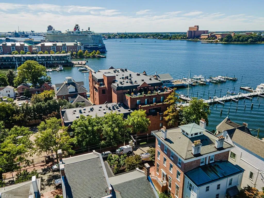 Norfolk, Virginia 23510, United States, 2 Bedrooms Bedrooms, ,3 BathroomsBathrooms,Residential,Active,224029