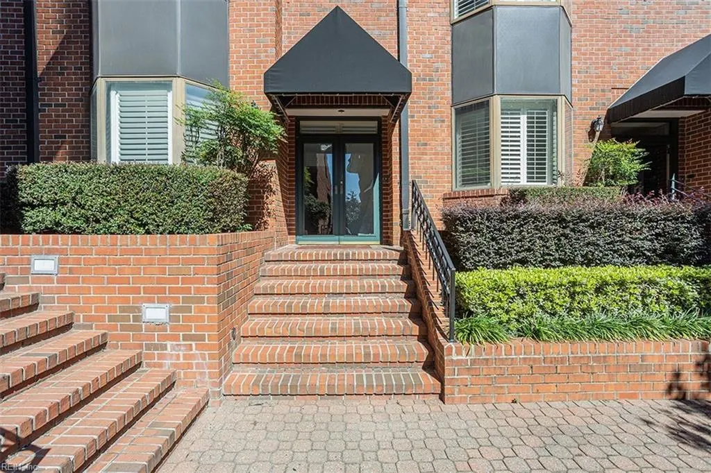 Norfolk, Virginia 23510, United States, 2 Bedrooms Bedrooms, ,3 BathroomsBathrooms,Residential,Active,224029