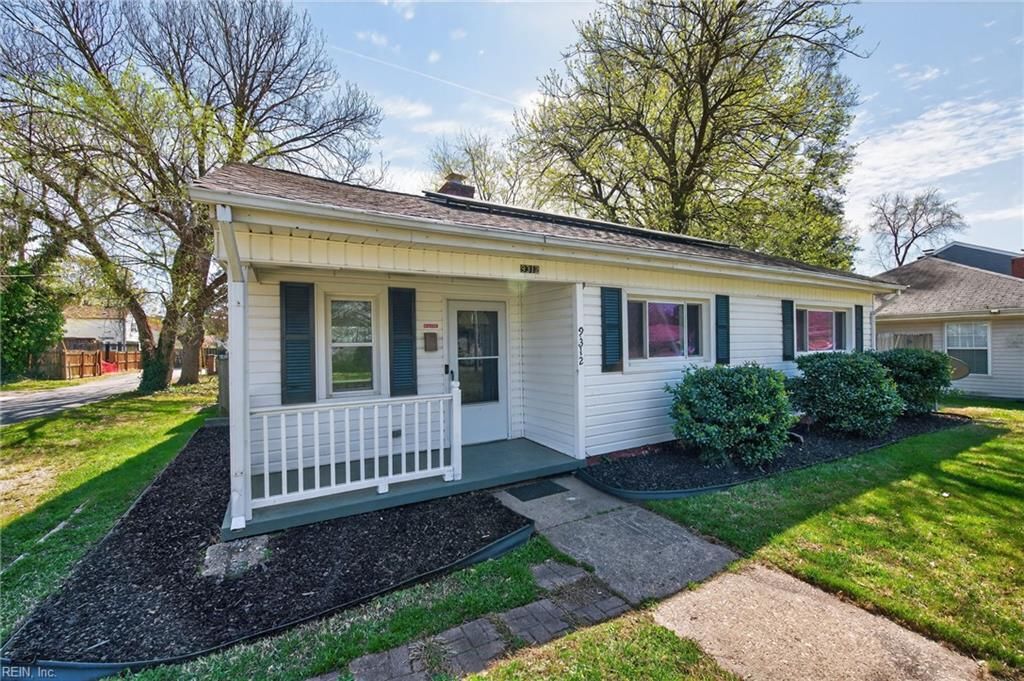 Photo of 9312 Willow Terrace, Norfolk, VA 23503 (MLS # 10626905)