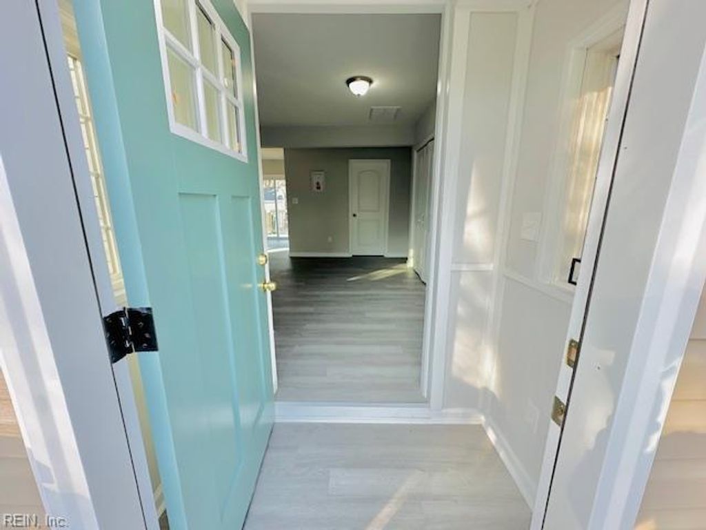 Photo of 9 E Bayberry Court, Hampton, VA 23669 (MLS # 10615799)