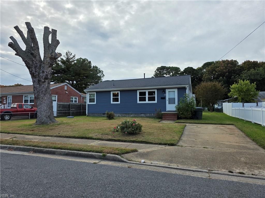 Photo of 1312 Woodcrest Drive, Hampton, VA 23669 (MLS # 10607632)