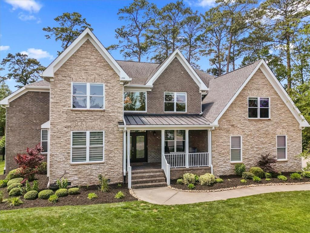 1301 Knights Bridge LN