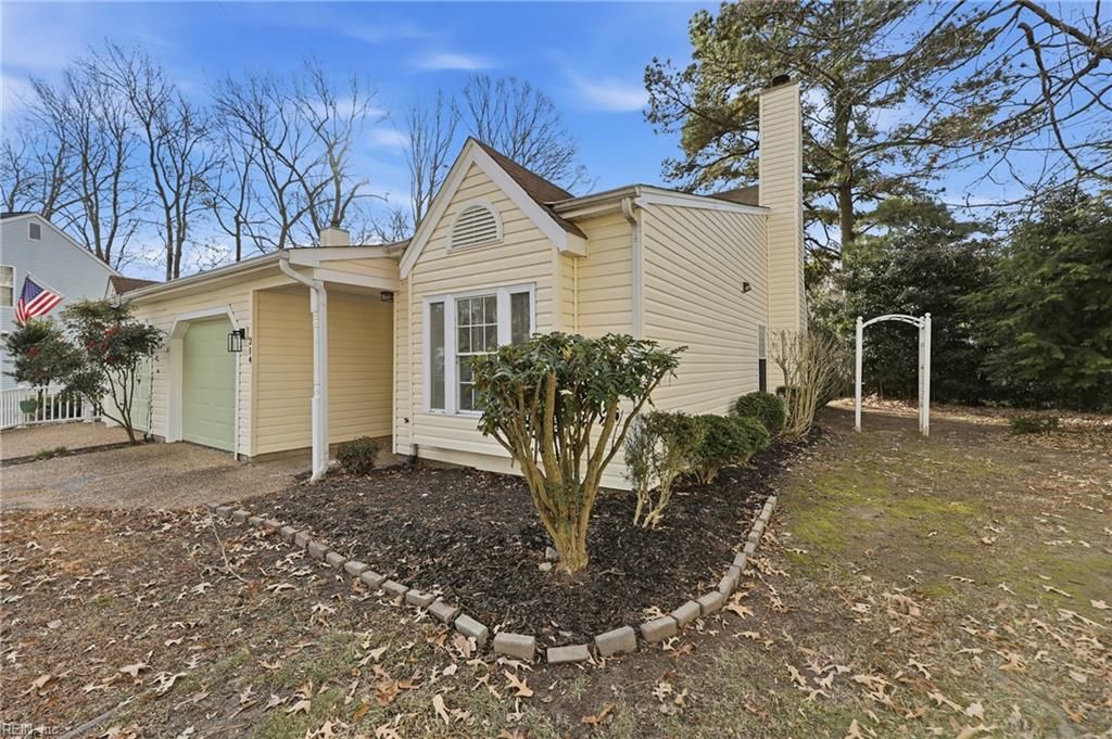 Photo of 214 Ashridge Lane, Newport News, VA 23602 (MLS # 10614476)