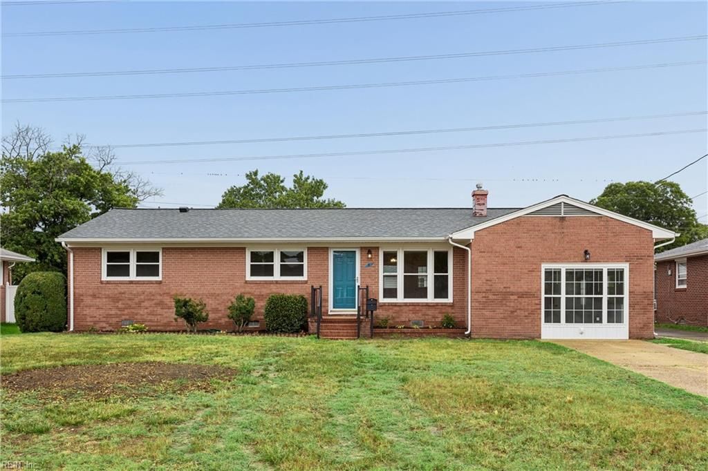 Photo of 9 Calvert Drive, Newport News, VA 23601 (MLS # 10641236)