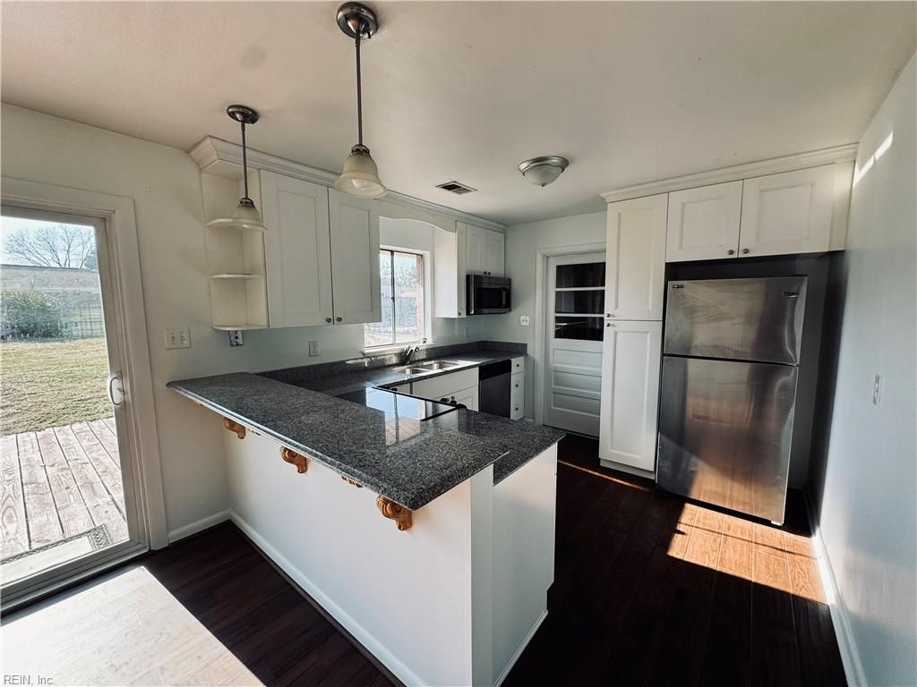 Photo of 1521 N Great Neck Road, Virginia Beach, VA 23454 (MLS # 10620092)