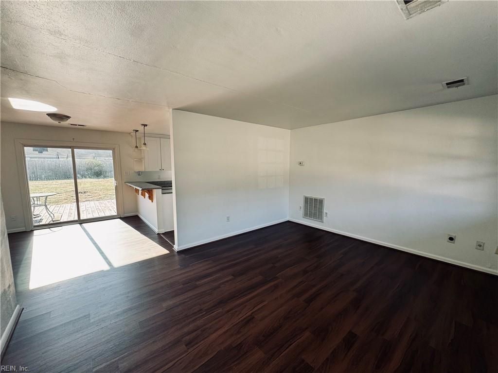 Photo of 1521 N Great Neck Road, Virginia Beach, VA 23454 (MLS # 10620092)