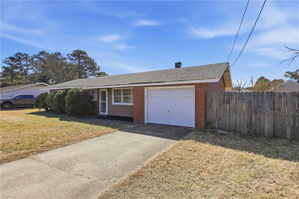 Photo of 1521 N Great Neck Road, Virginia Beach, VA 23454 (MLS # 10620092)