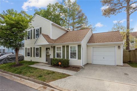 Photo of 210 S Hunt Club Run, Newport News, VA 23608 (MLS # 10629661)