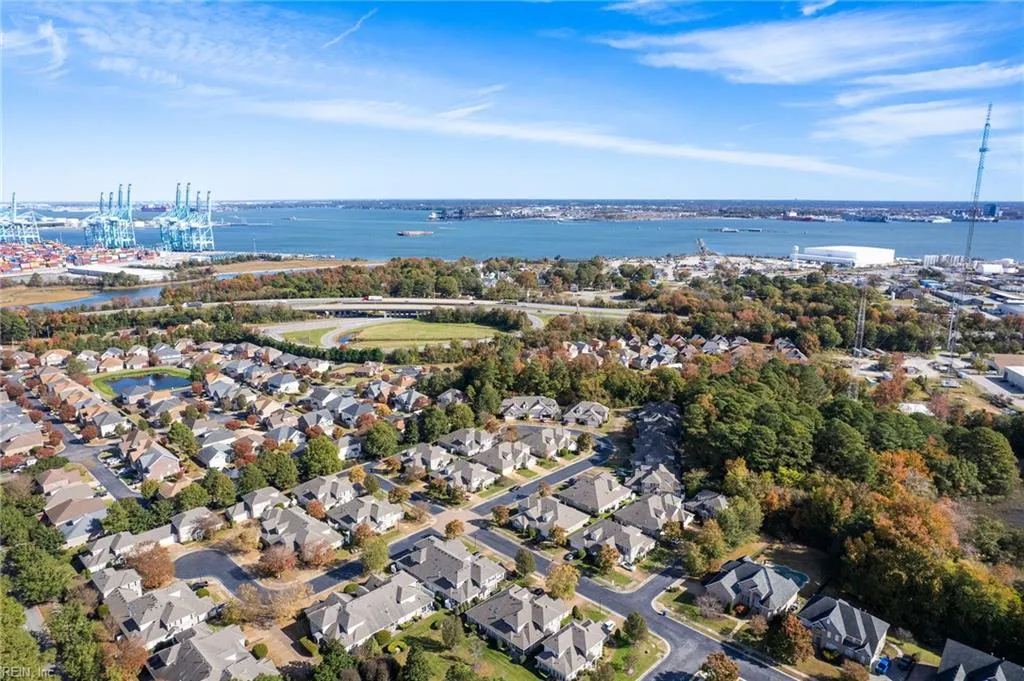 Portsmouth, Virginia 23703, United States, 2 Bedrooms Bedrooms, ,2 BathroomsBathrooms,Residential,Active,240703