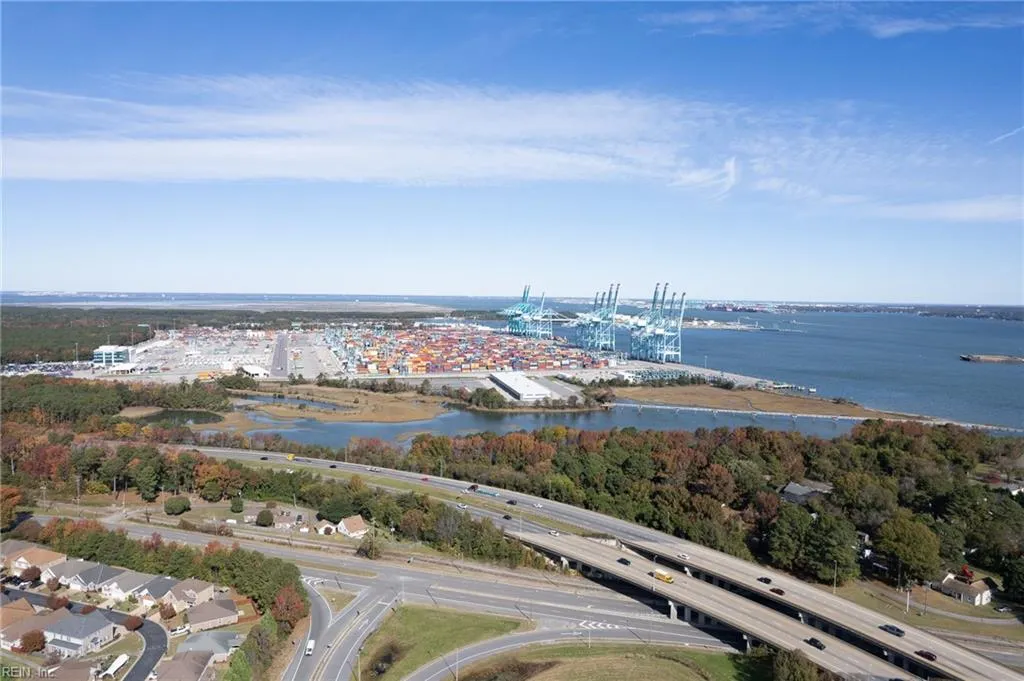 Portsmouth, Virginia 23703, United States, 2 Bedrooms Bedrooms, ,2 BathroomsBathrooms,Residential,Active,240703