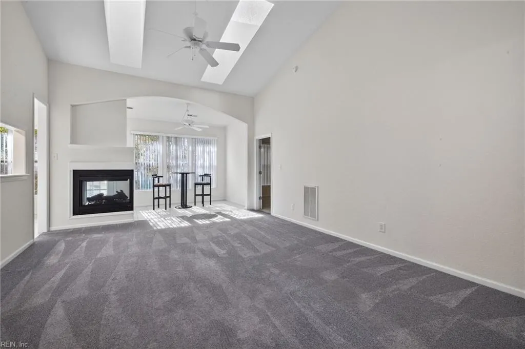 Portsmouth, Virginia 23703, United States, 2 Bedrooms Bedrooms, ,2 BathroomsBathrooms,Residential,Active,240703