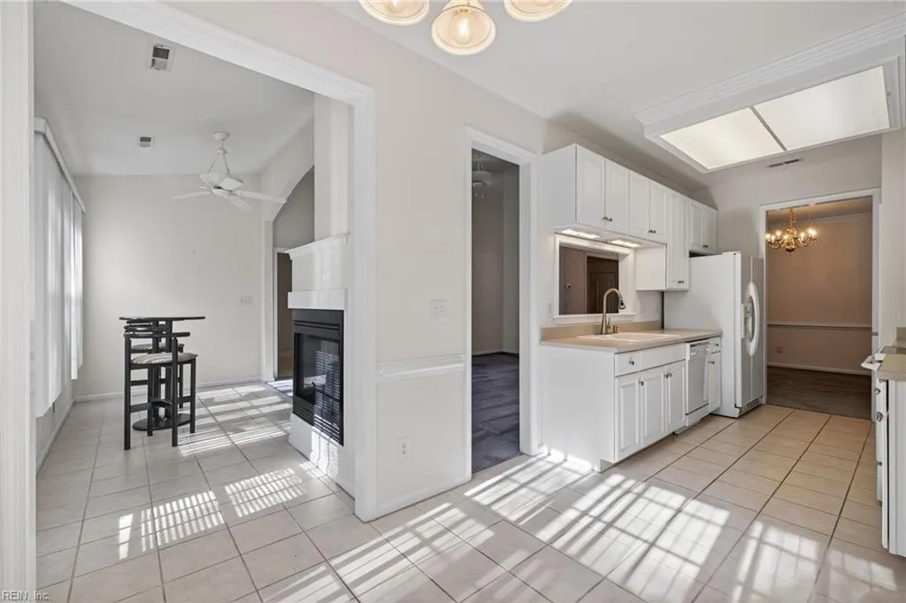 Portsmouth, Virginia 23703, United States, 2 Bedrooms Bedrooms, ,2 BathroomsBathrooms,Residential,Active,240703