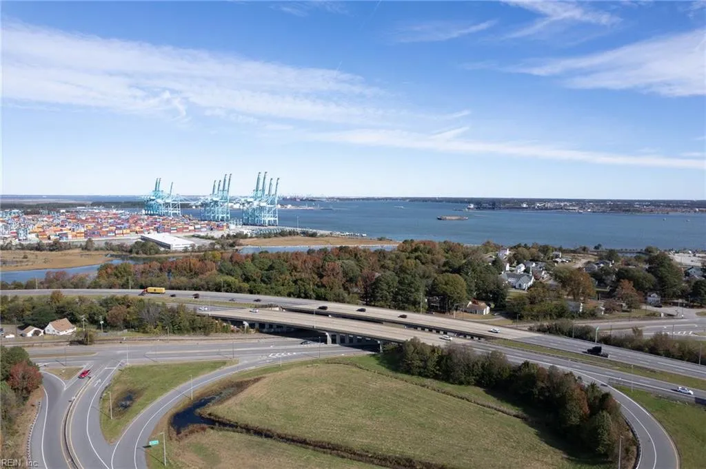 Portsmouth, Virginia 23703, United States, 2 Bedrooms Bedrooms, ,2 BathroomsBathrooms,Residential,Active,240703