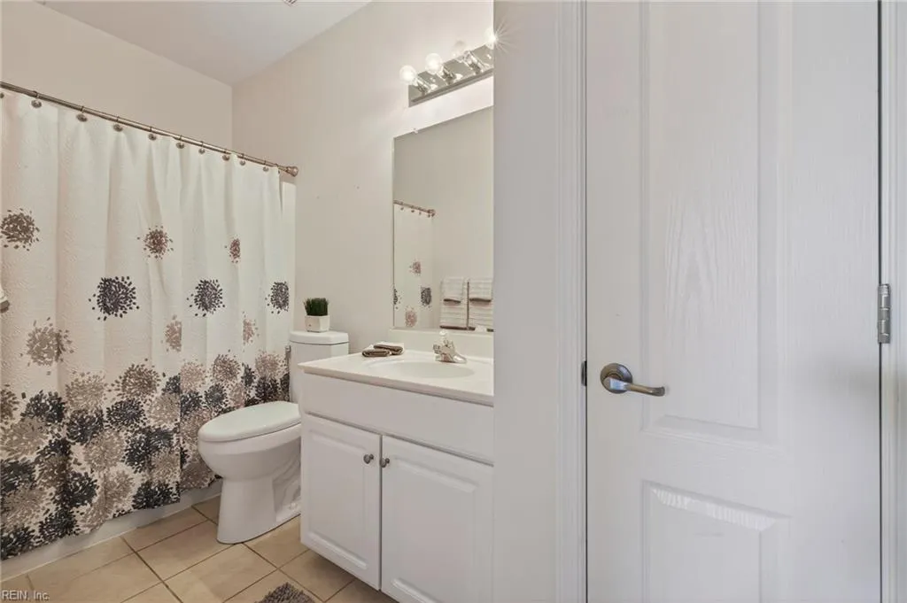 Portsmouth, Virginia 23703, United States, 2 Bedrooms Bedrooms, ,2 BathroomsBathrooms,Residential,Active,240703