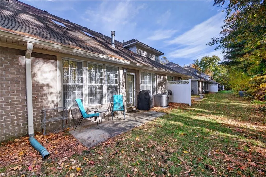 Portsmouth, Virginia 23703, United States, 2 Bedrooms Bedrooms, ,2 BathroomsBathrooms,Residential,Active,240703