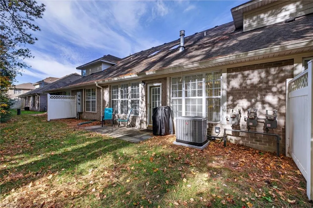 Portsmouth, Virginia 23703, United States, 2 Bedrooms Bedrooms, ,2 BathroomsBathrooms,Residential,Active,240703