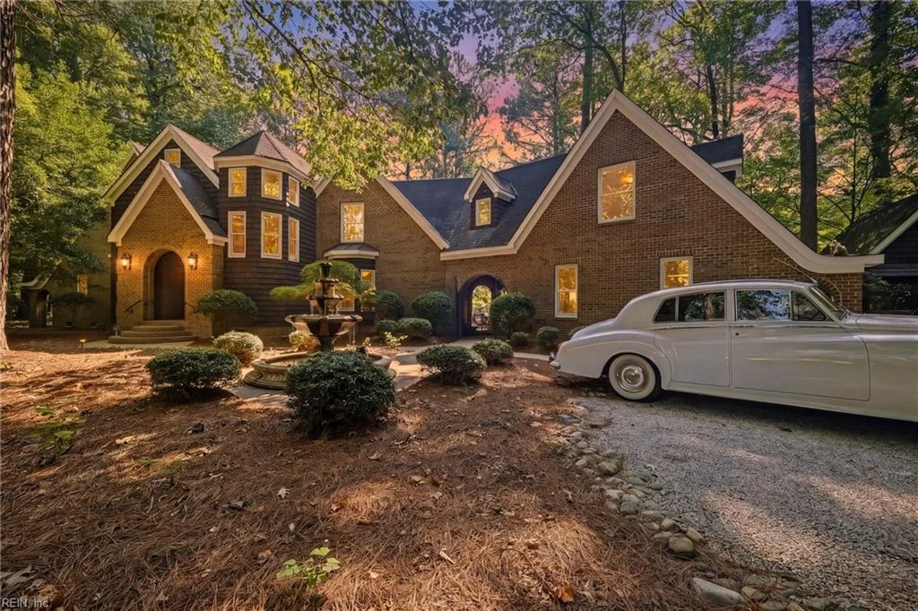 2530 Entrada Drive, Virginia Beach, VA, 23456