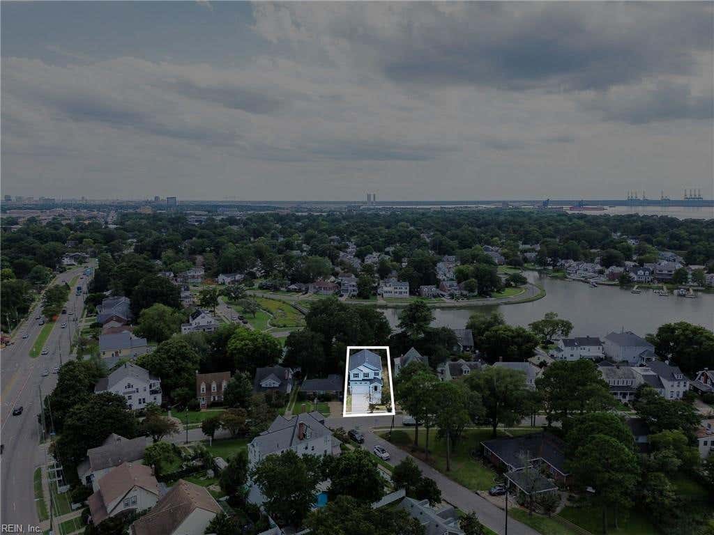 Photo of 1217 Manchester Ave AVE, Norfolk, VA 23508 (MLS # 10650916)