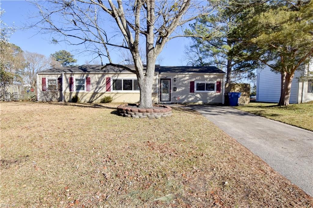 Photo of 736 Carriage Hill Road, Virginia Beach, VA 23452 (MLS # 10617019)