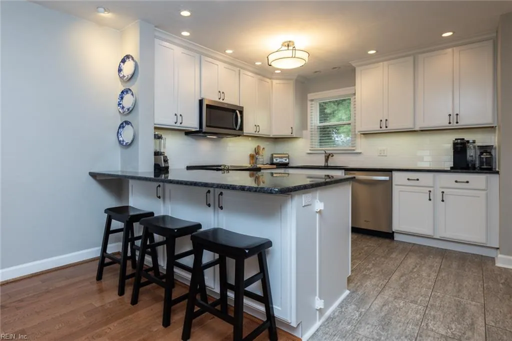 Portsmouth, Virginia 23704, United States, 3 Bedrooms Bedrooms, ,3 BathroomsBathrooms,Residential,Active,209002