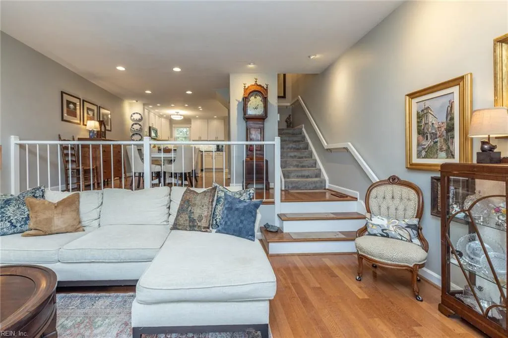 Portsmouth, Virginia 23704, United States, 3 Bedrooms Bedrooms, ,3 BathroomsBathrooms,Residential,Active,209002