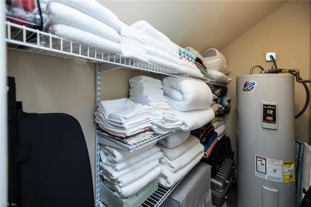 Portsmouth, Virginia 23704, United States, 3 Bedrooms Bedrooms, ,3 BathroomsBathrooms,Residential,Active,209002