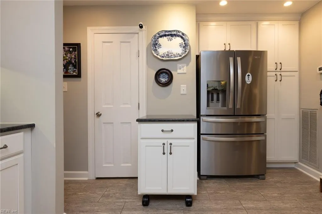 Portsmouth, Virginia 23704, United States, 3 Bedrooms Bedrooms, ,3 BathroomsBathrooms,Residential,Active,209002