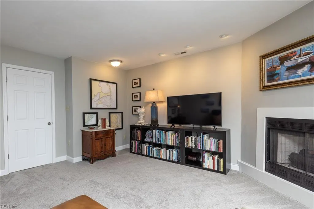 Portsmouth, Virginia 23704, United States, 3 Bedrooms Bedrooms, ,3 BathroomsBathrooms,Residential,Active,209002