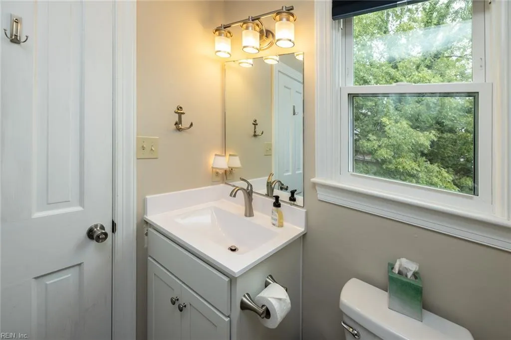 Portsmouth, Virginia 23704, United States, 3 Bedrooms Bedrooms, ,3 BathroomsBathrooms,Residential,Active,209002