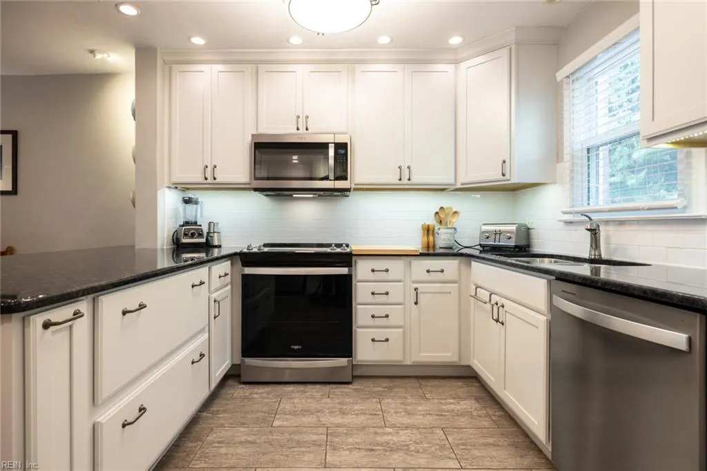 Portsmouth, Virginia 23704, United States, 3 Bedrooms Bedrooms, ,3 BathroomsBathrooms,Residential,Active,209002