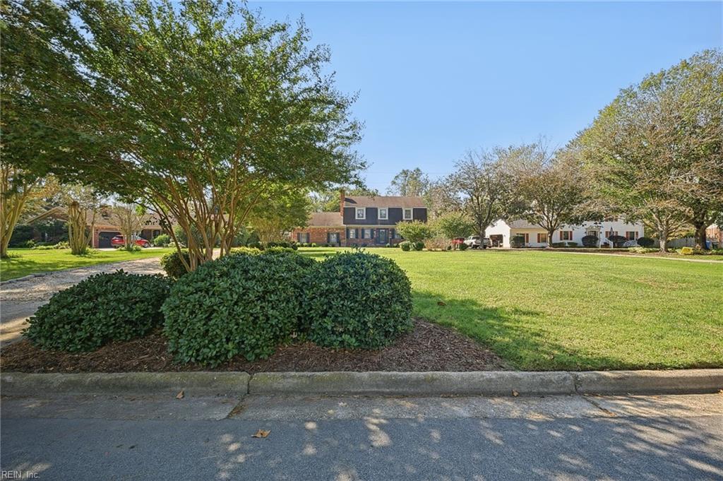 Photo of 1783 Duke of Norfolk Quay, Virginia Beach, VA 23454 (MLS # 10658806)