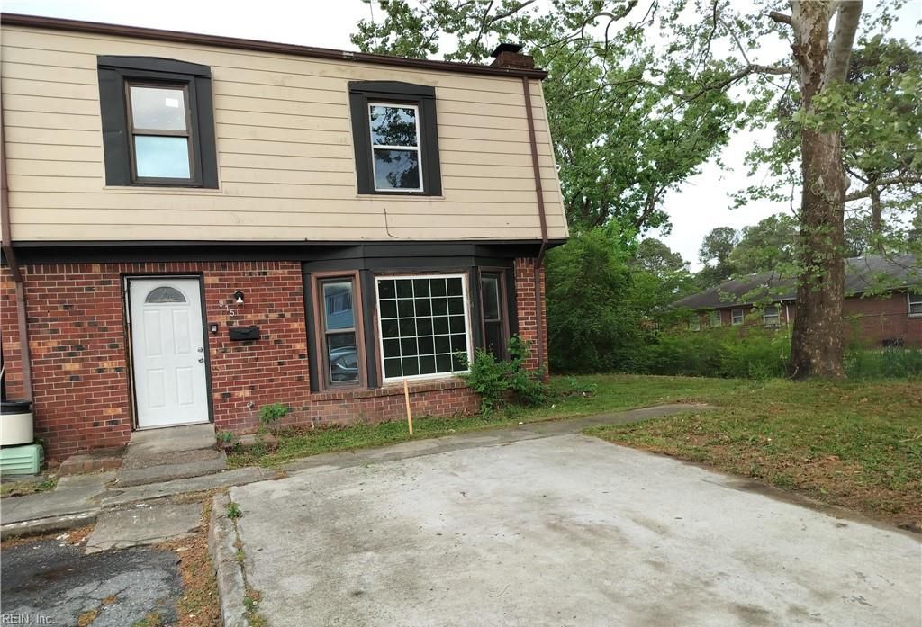 Photo of 915 Harbour North Drive, Chesapeake, VA 23320 (MLS # 10637287)