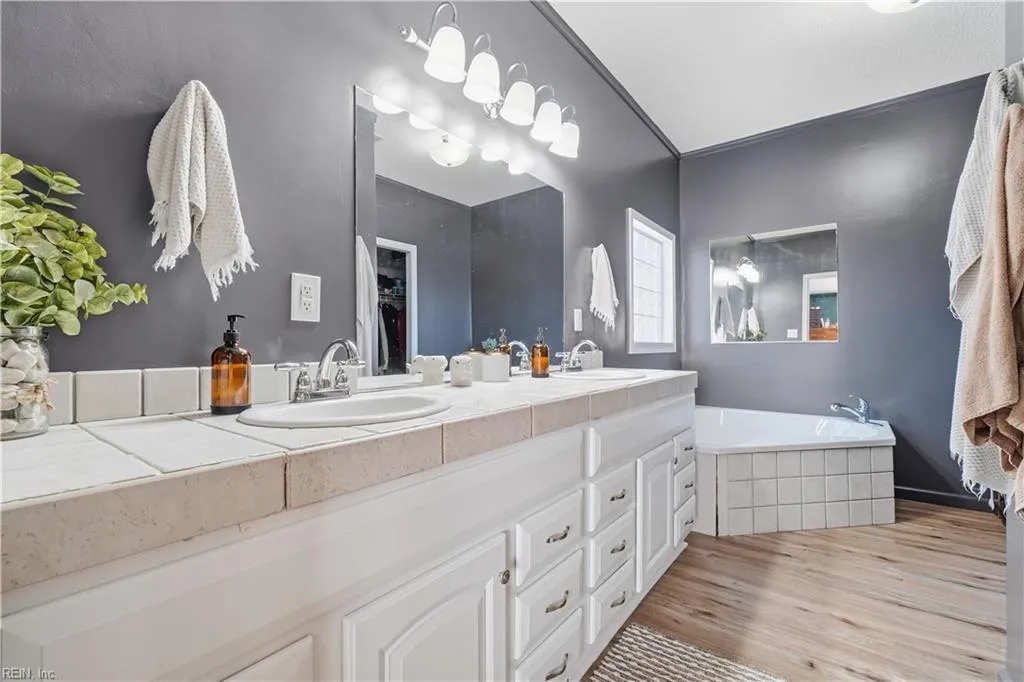 Zuni, Virginia 23898, United States, 4 Bedrooms Bedrooms, ,2 BathroomsBathrooms,Residential,Active,248603