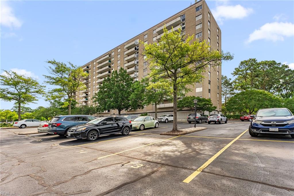 Photo of 7320 Glenroie Avenue #2G, Norfolk, VA 23505 (MLS # 10641766)