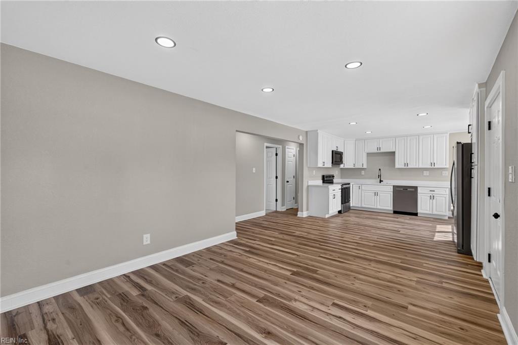 Photo of 4712 Lonewillow Lane, Virginia Beach, VA 23455 (MLS # 10654142)
