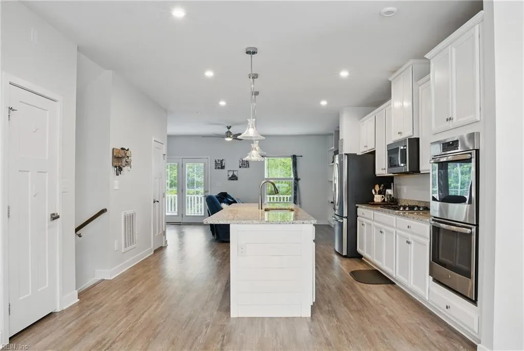 Chesapeake, Virginia 23323, United States, 4 Bedrooms Bedrooms, ,4 BathroomsBathrooms,Residential,Active,148129