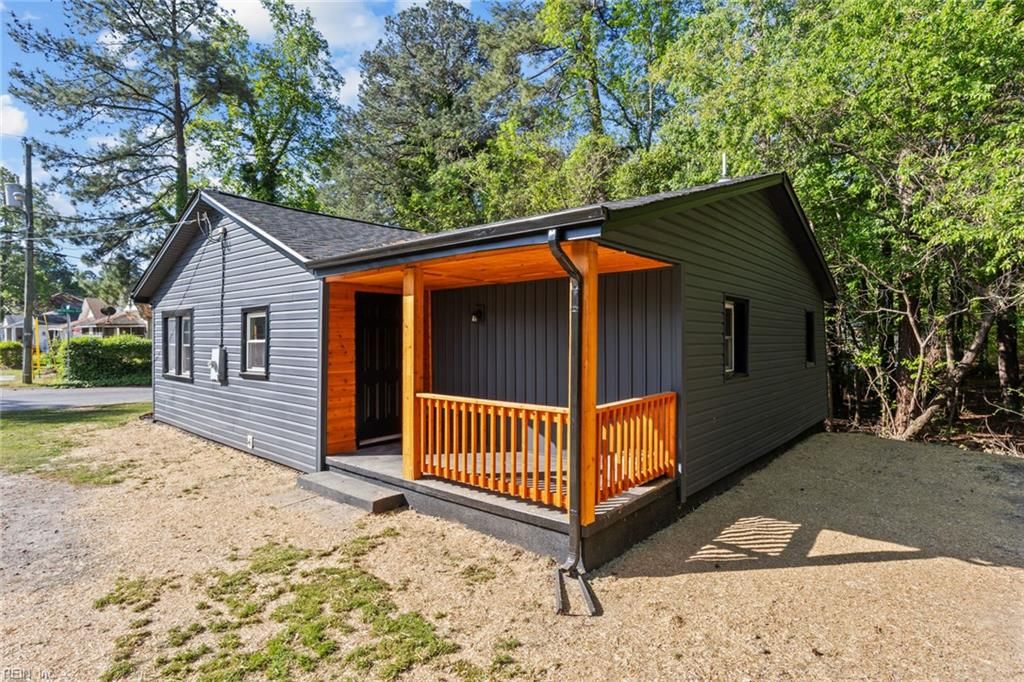 Photo of 826 McKinley Avenue, Suffolk, VA 23434 (MLS # 10629781)