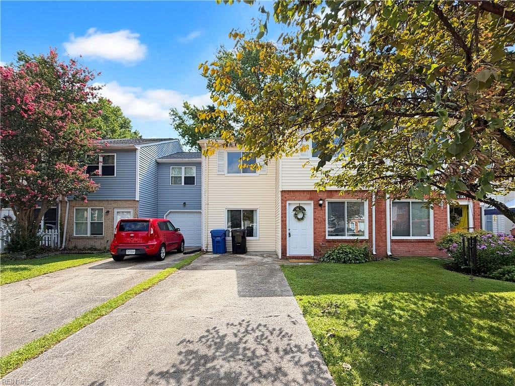 Photo of 692 Grant Avenue, Virginia Beach, VA 23452 (MLS # 10646656)
