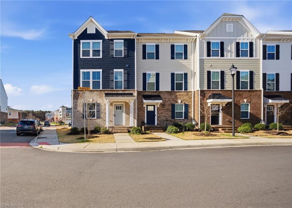 Photo of 1218 Gunboat Drive #E, Suffolk, VA 23435 (MLS # 10625095)