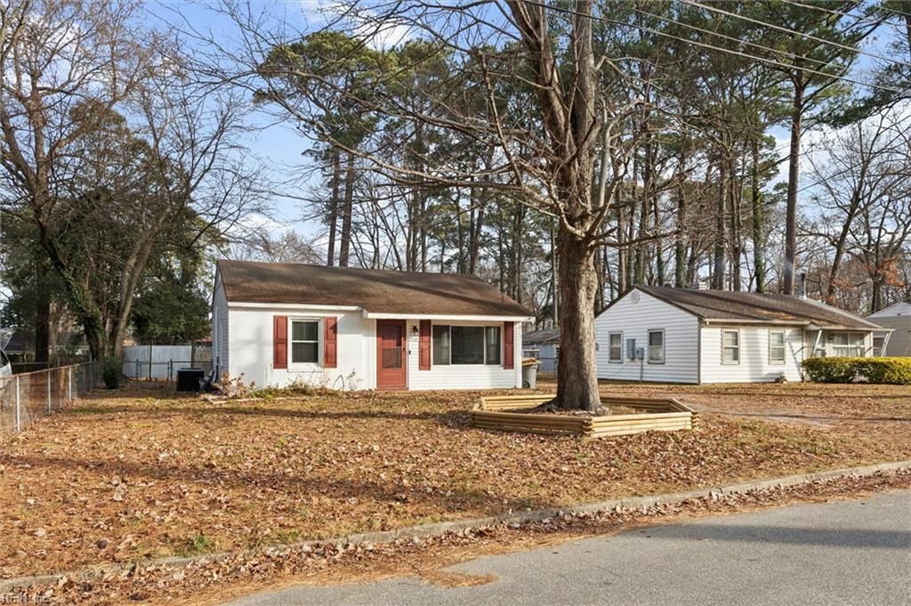 Photo of 105 Beverly Street, Hampton, VA 23669 (MLS # 10615982)