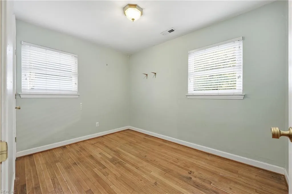 Norfolk, Virginia 23509, United States, 3 Bedrooms Bedrooms, ,2 BathroomsBathrooms,Residential,Active,240668